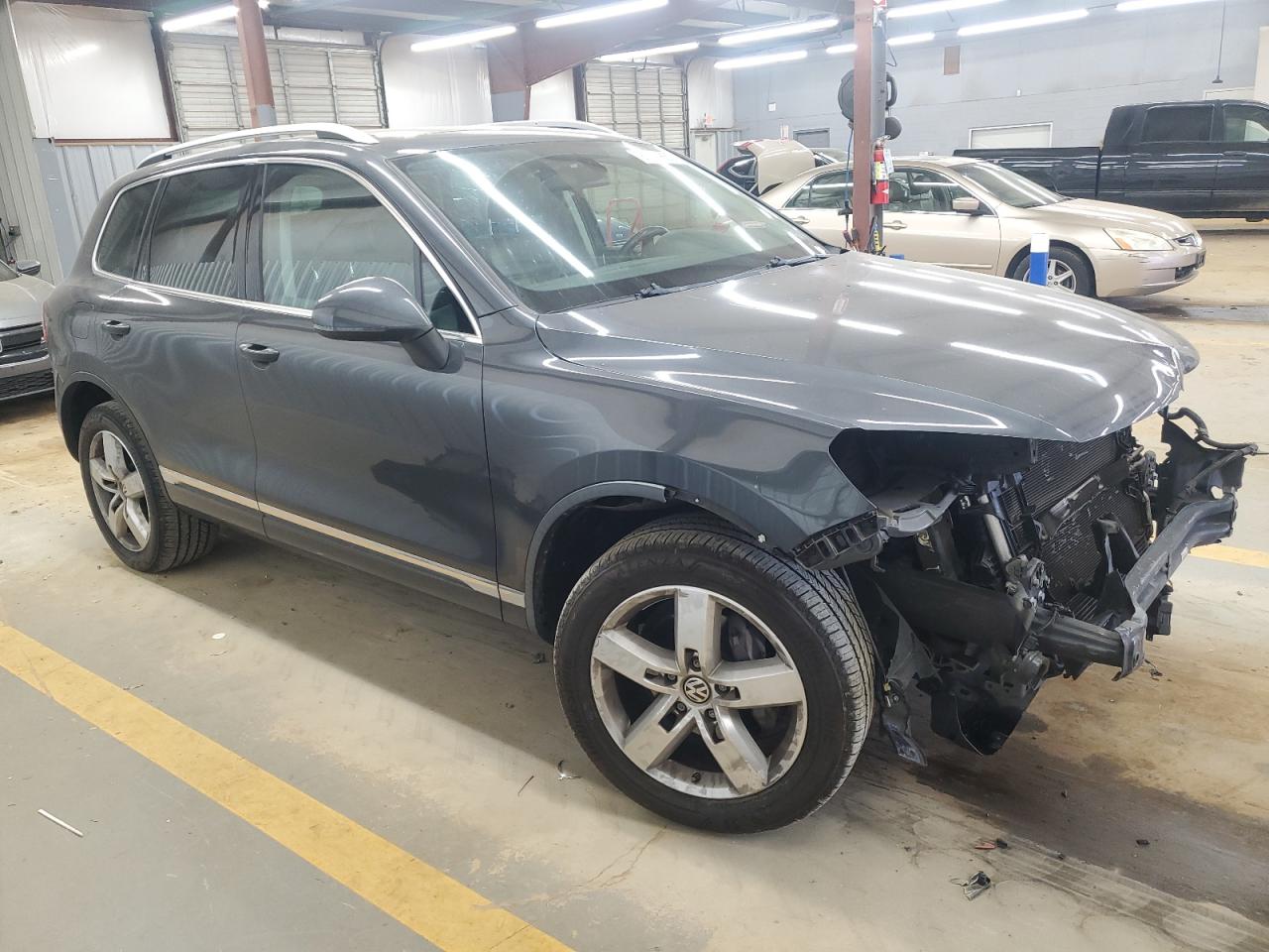 Volkswagen Touareg V6 Image 2