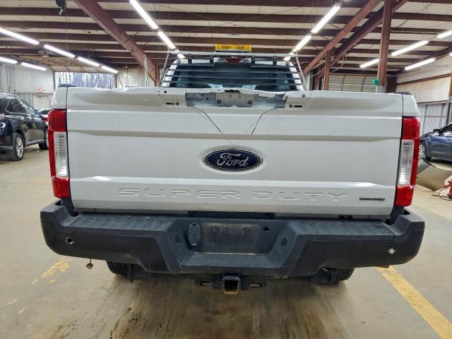 Ford F-250 Super Duty Image 6