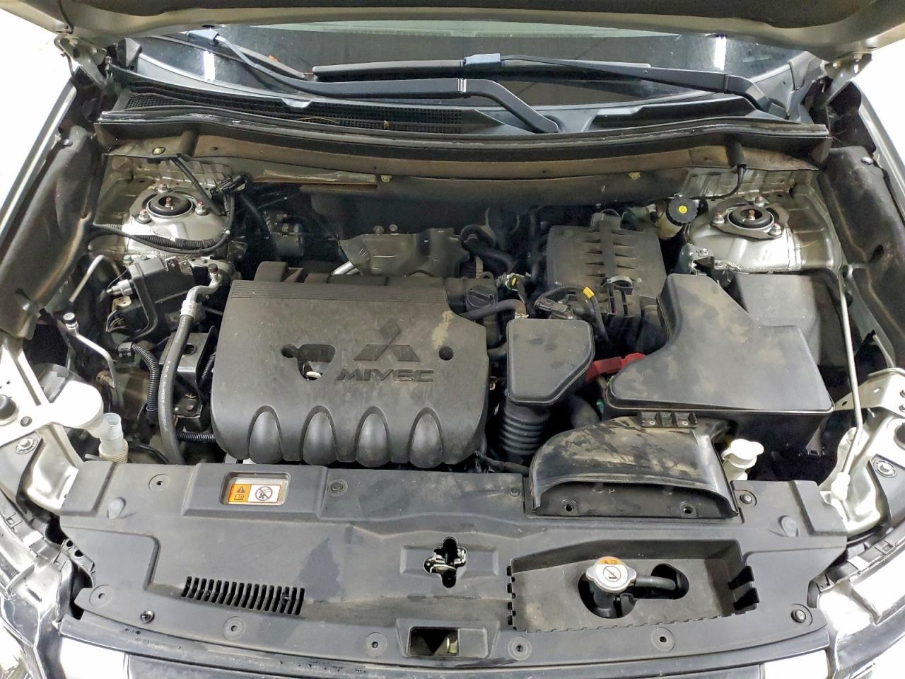 Mitsubishi Outlander Se Image 9