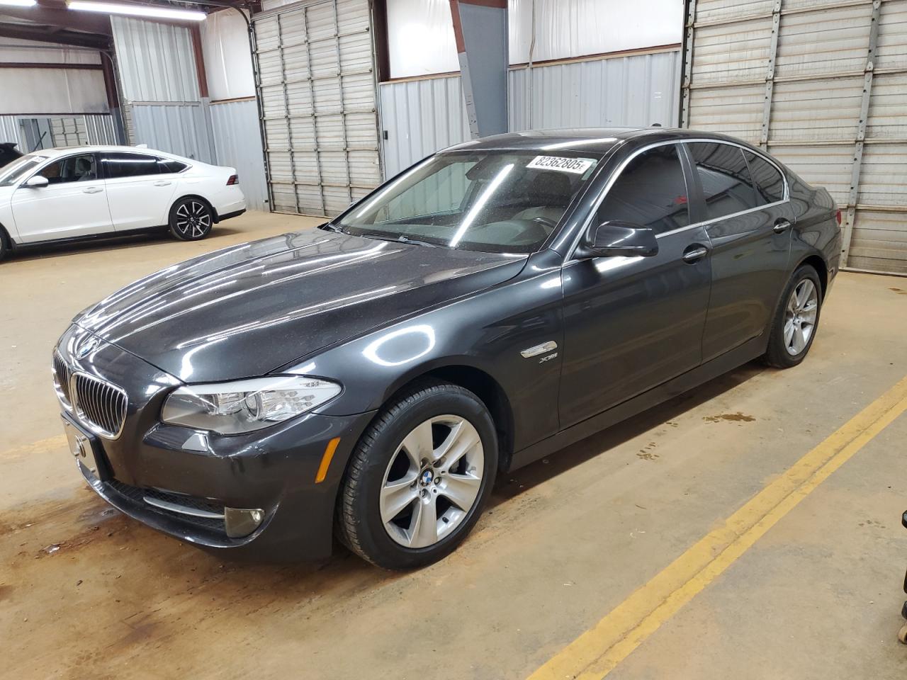 BMW 5 Series Xi Image 1