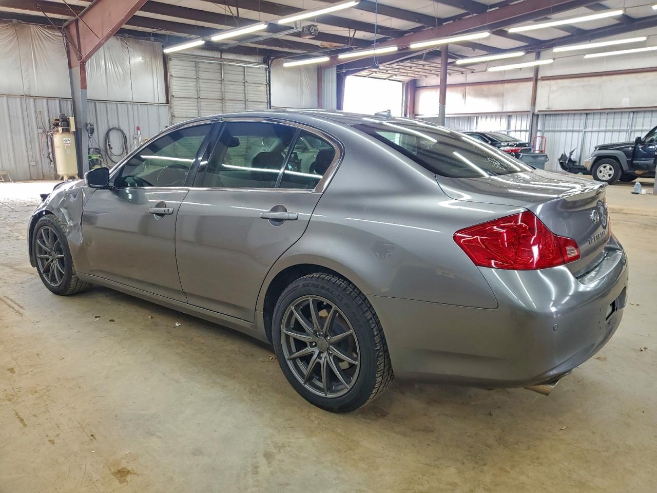 INFINITI G37 Image 8