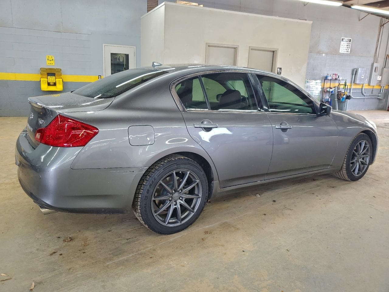 INFINITI G37 Image 5