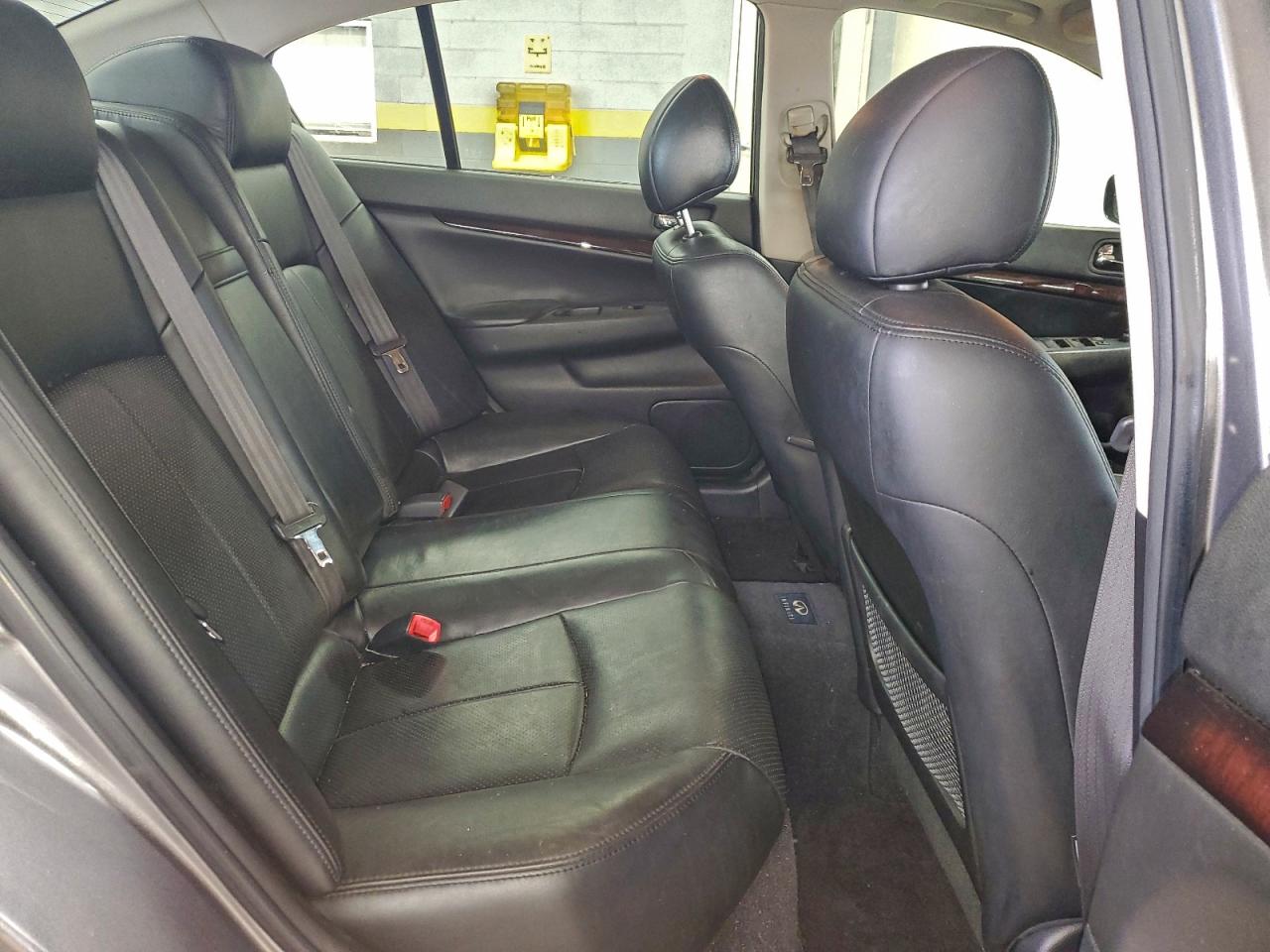 INFINITI G37 Image 4