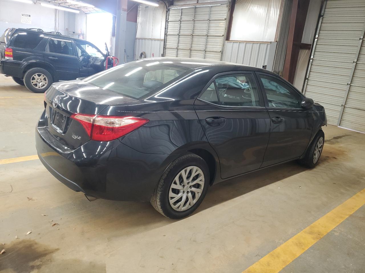 Toyota Corolla L Image 4