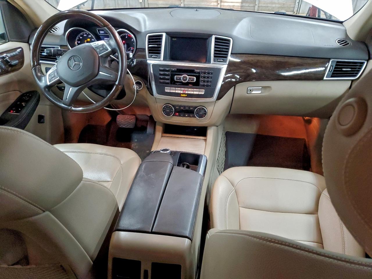 Mercedes-Benz M-Class 350 Bluetec Image 3