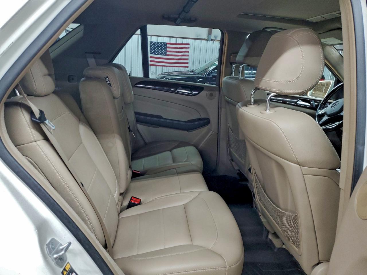 Mercedes-Benz M-Class 350 Bluetec Image 8