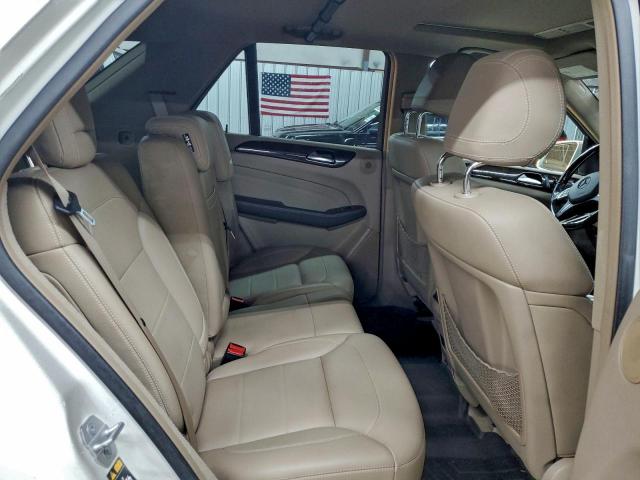 Mercedes-Benz M-Class 350 Bluetec Image 8