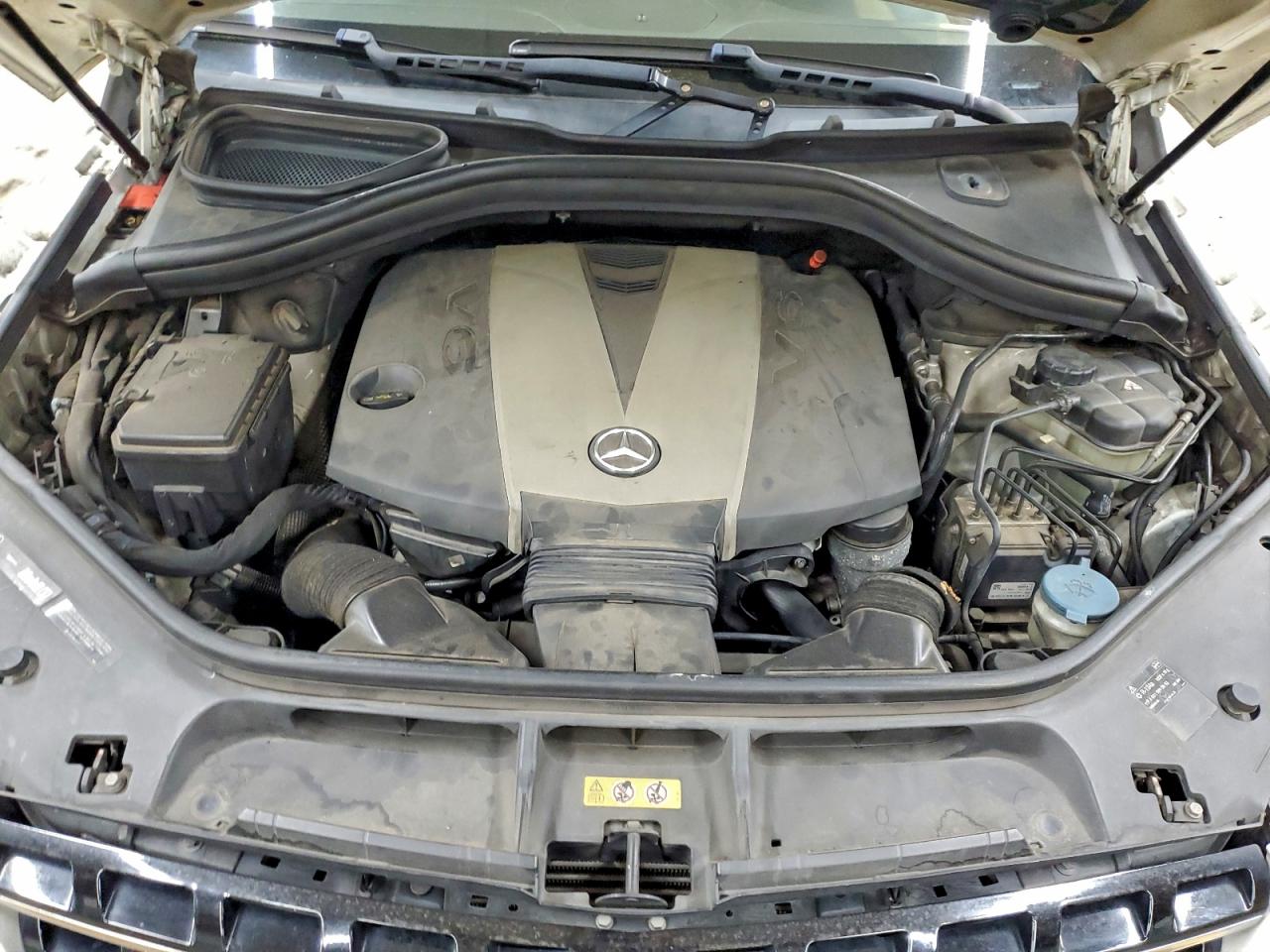 Mercedes-Benz M-Class 350 Bluetec Image 13