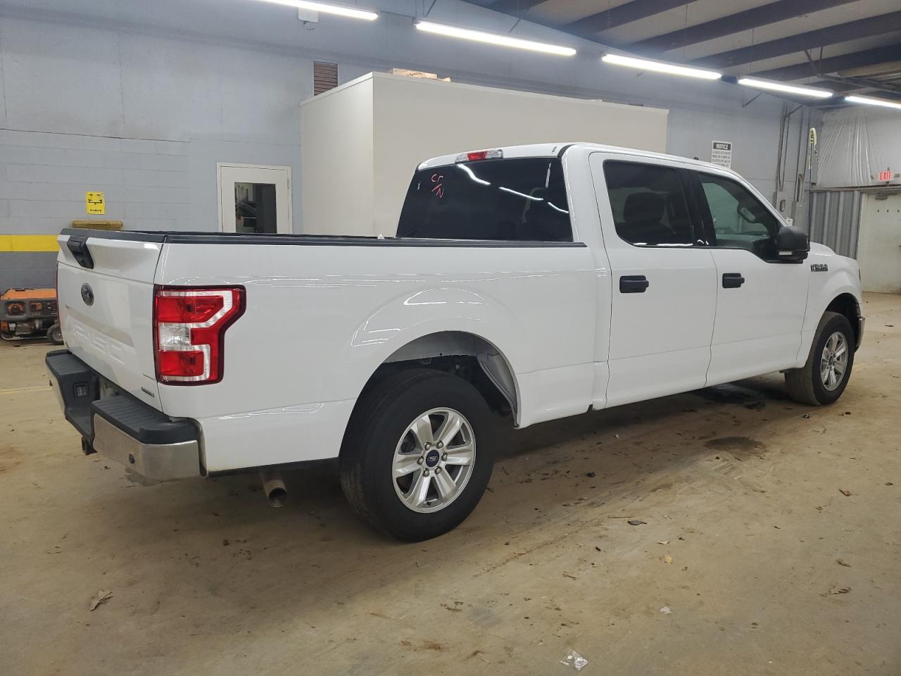 Ford F-150 Supercrew Image 8
