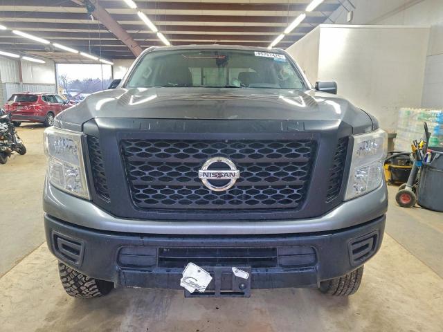 Nissan Titan S Image 2