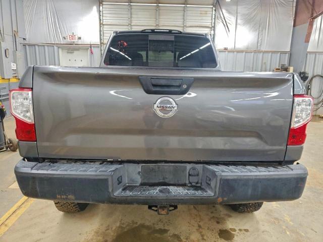 Nissan Titan S Image 7