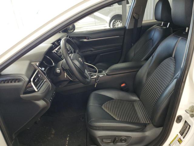 Toyota Camry L Image 3