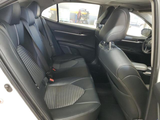 Toyota Camry L Image 4