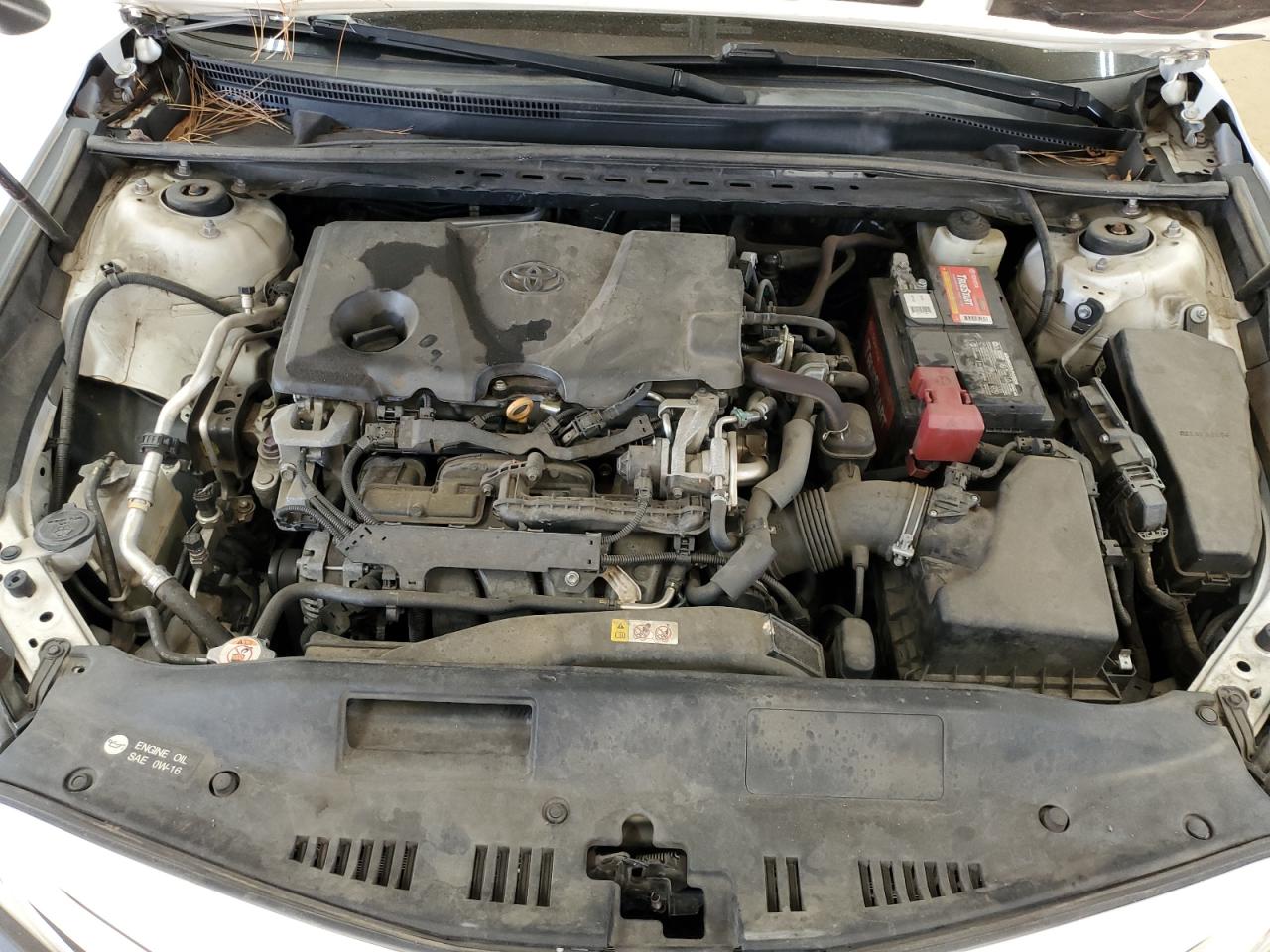 Toyota Camry L Image 2