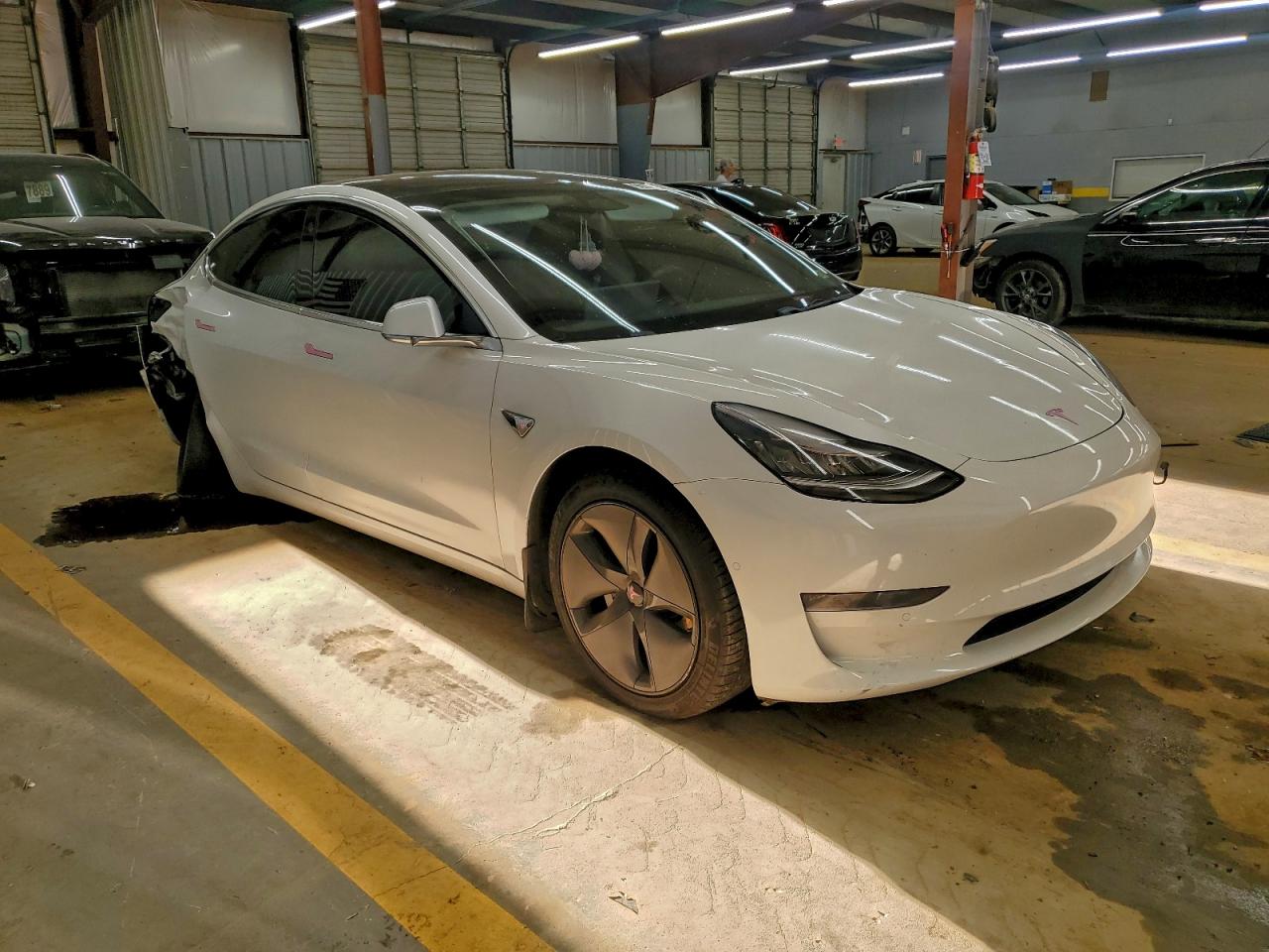 Tesla Model 3 Image 5