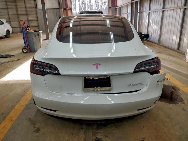 Tesla Model 3 Image 10