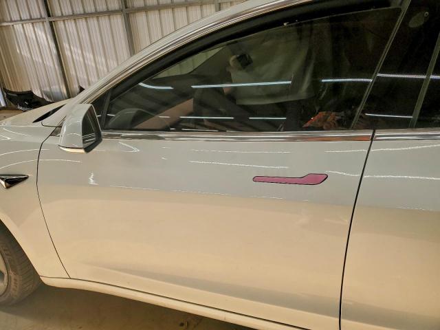 Tesla Model 3 Image 4