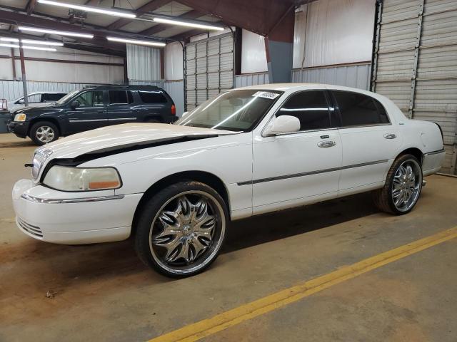 Salvage Lincoln Towncar