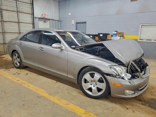 Mercedes-Benz S-Class 550 Image 3