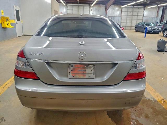 Mercedes-Benz S-Class 550 Image 6
