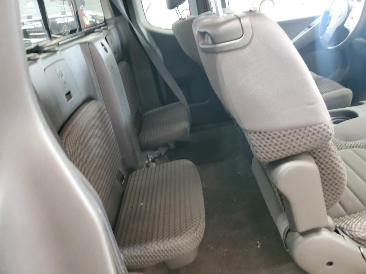 Nissan Frontier Sv Image 3