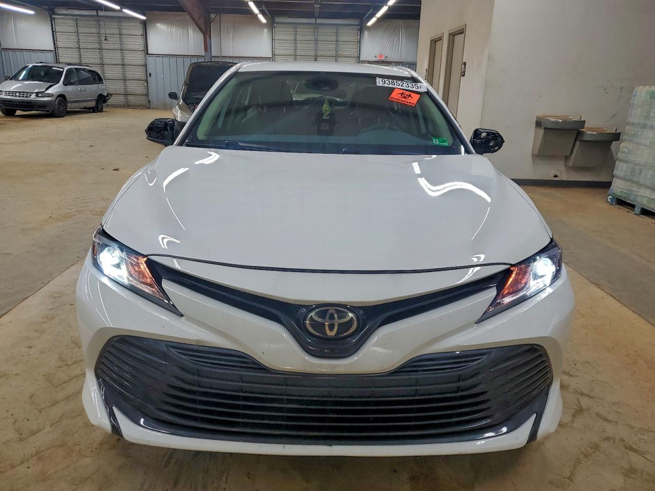 Toyota Camry L Image 6