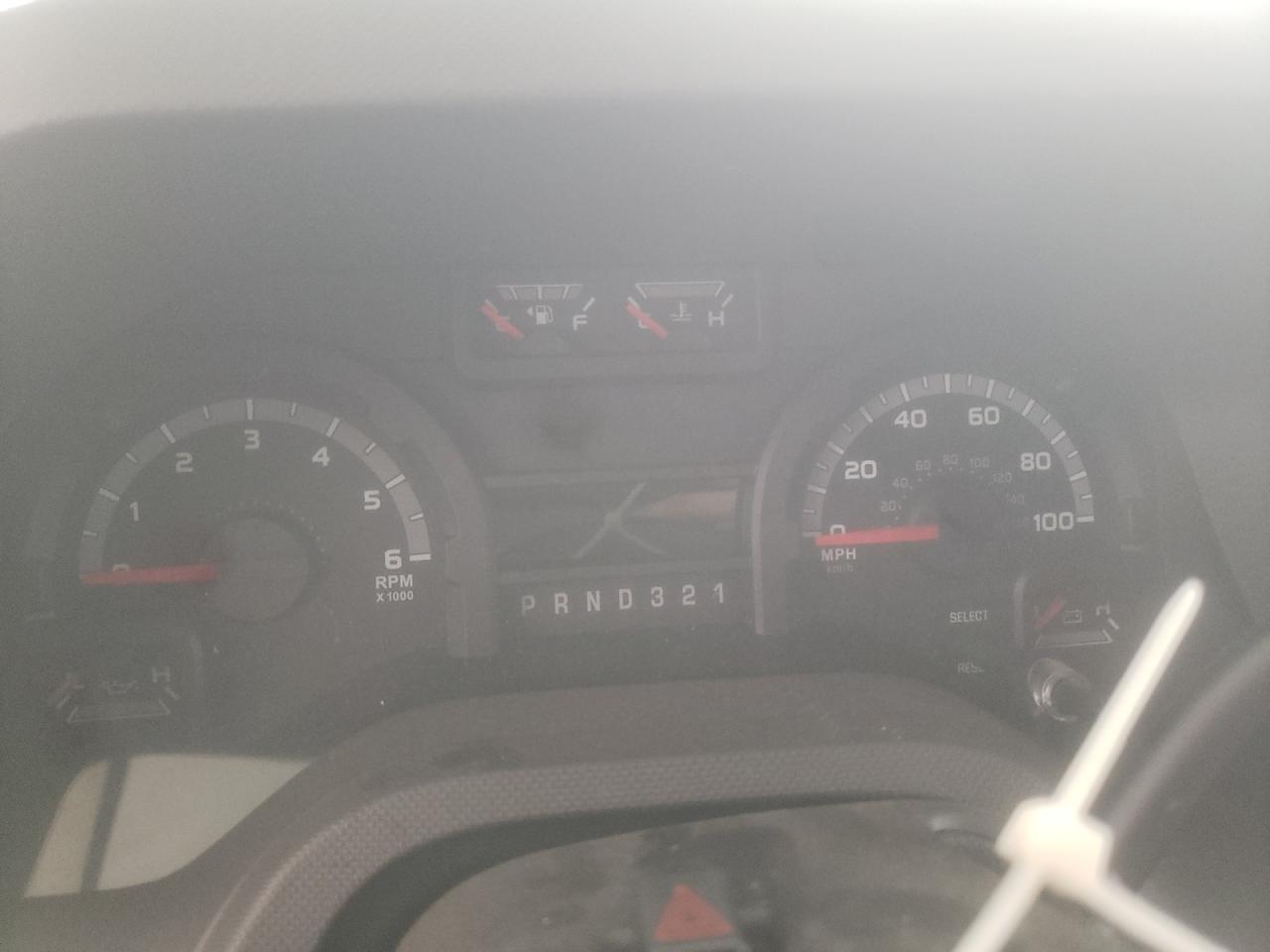 Suns Van E450 Super Duty Cutaway Van Image 8