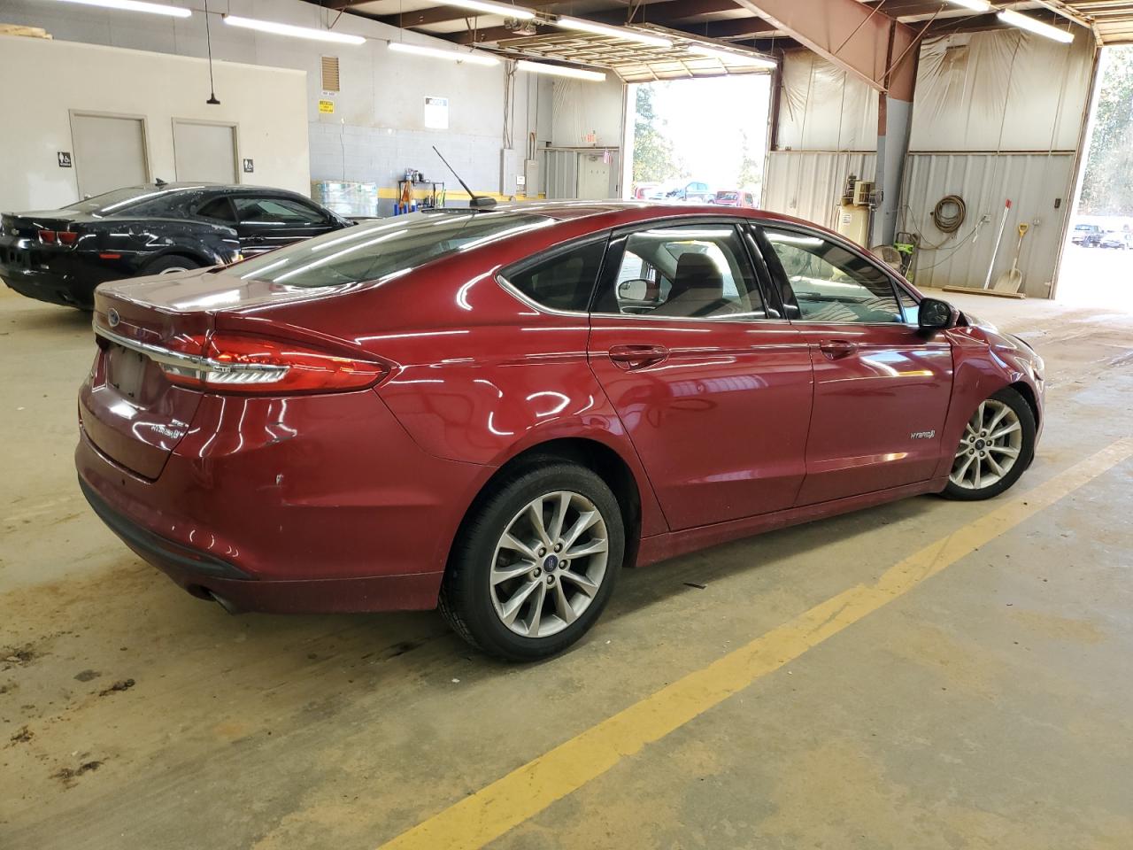 Ford Fusion Se Hybrid Image 3