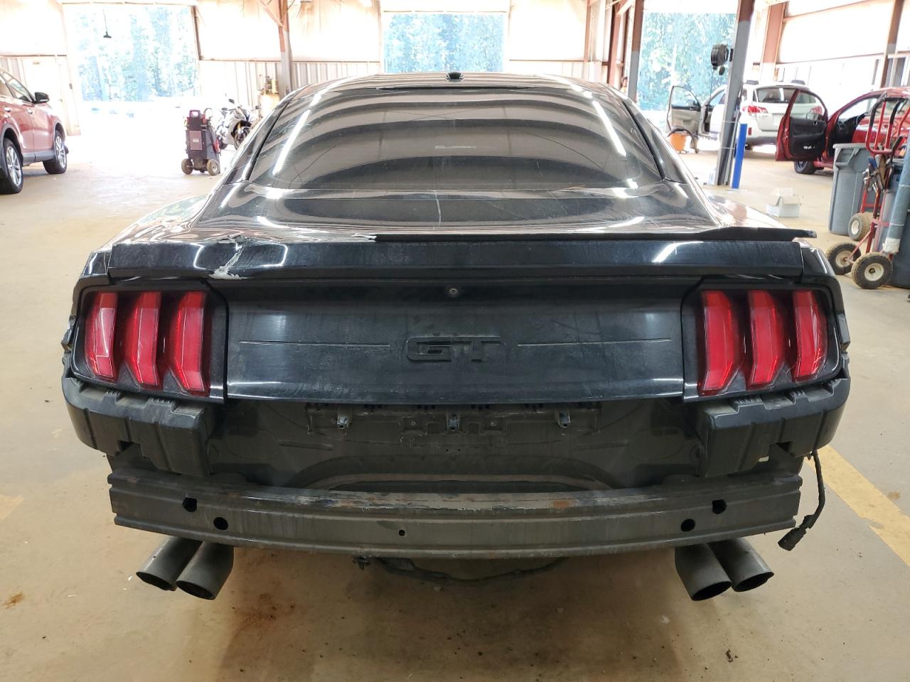 Ford Mustang Gt Image 2