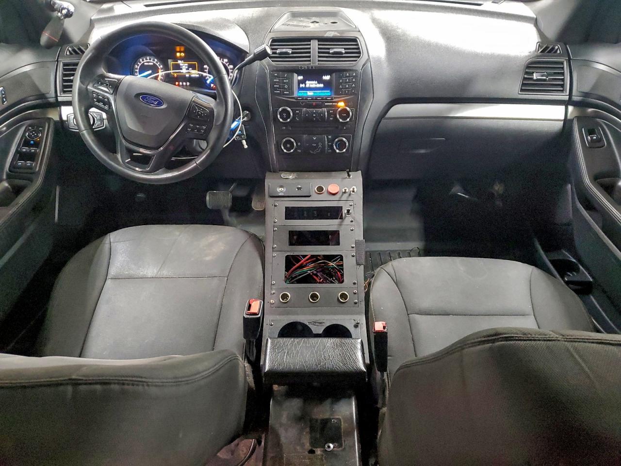 Ford Explorer Police Interceptor Image 12