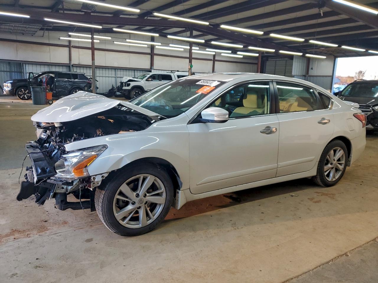 Nissan Altima 2.5 Image 1