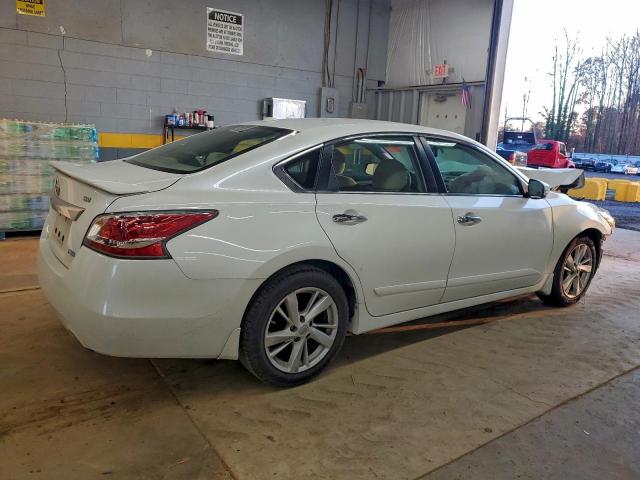 Nissan Altima 2.5 Image 12