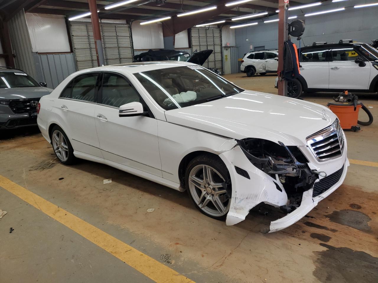 Mercedes-Benz E-Class 350 Image 10