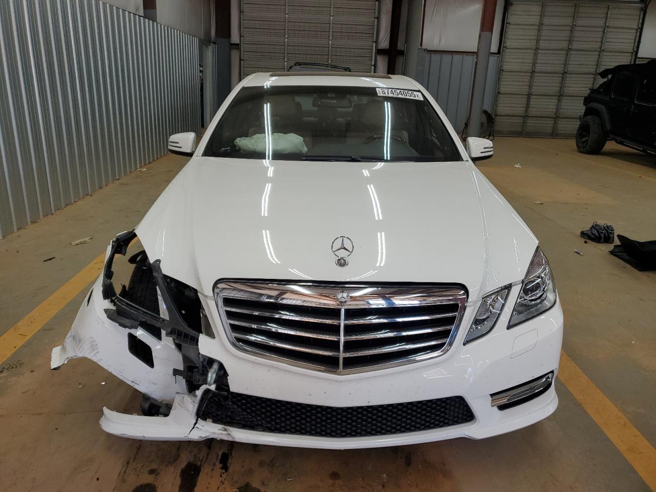 Mercedes-Benz E-Class 350 Image 8