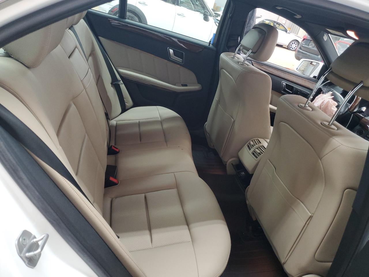 Mercedes-Benz E-Class 350 Image 3