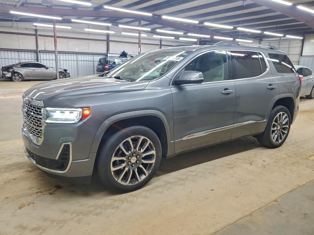 GMC Acadia Denali Image 1