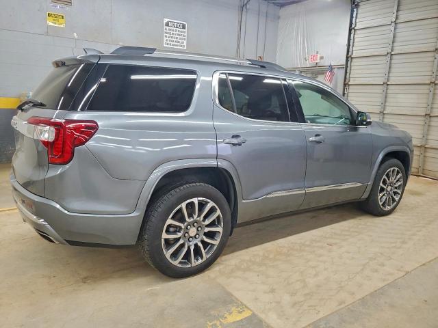 GMC Acadia Denali Image 3