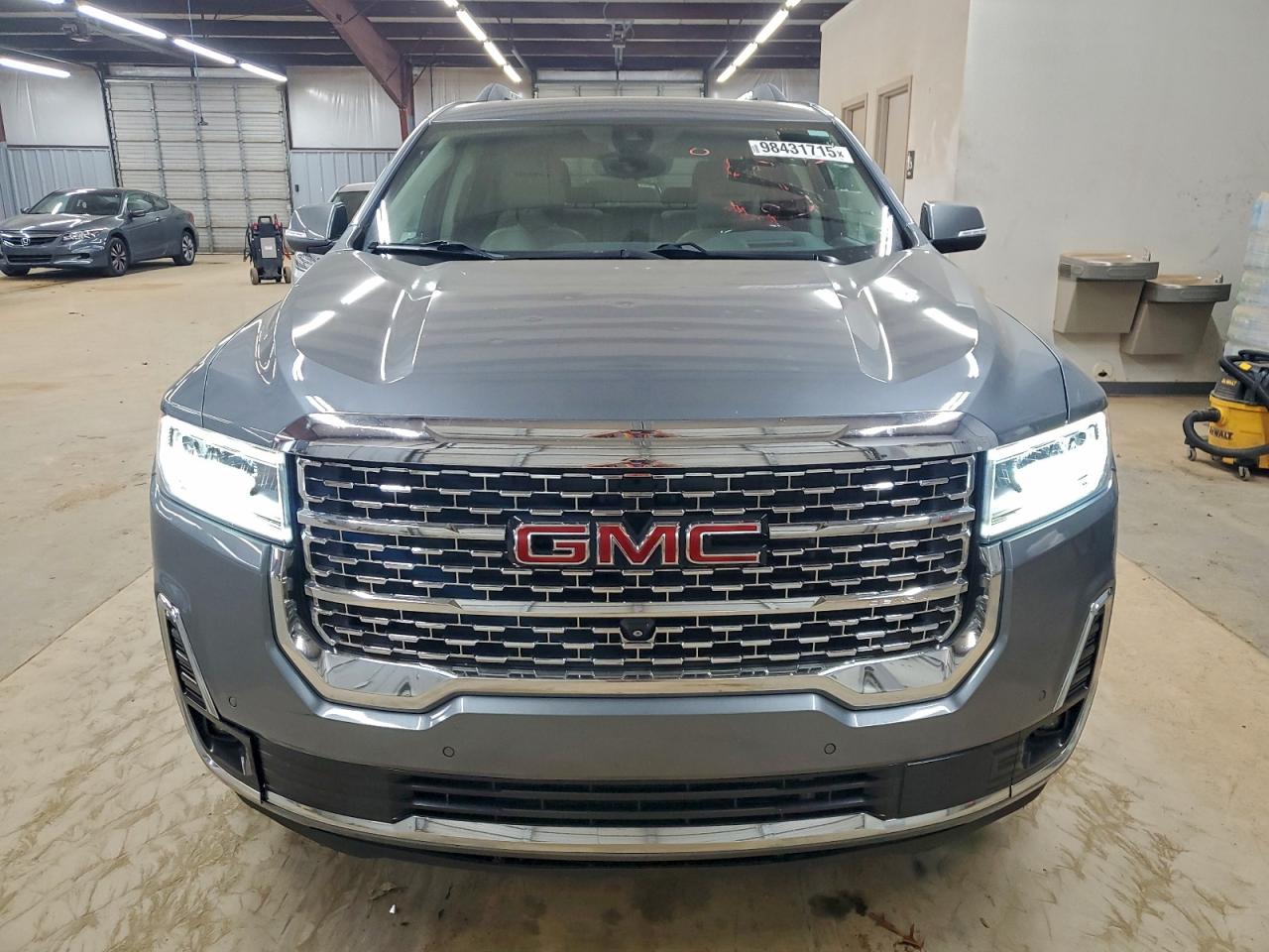 GMC Acadia Denali Image 10