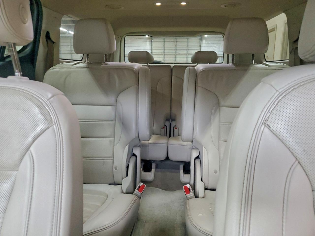 GMC Acadia Denali Image 2