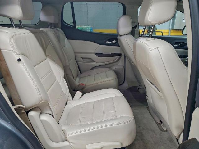 GMC Acadia Denali Image 8