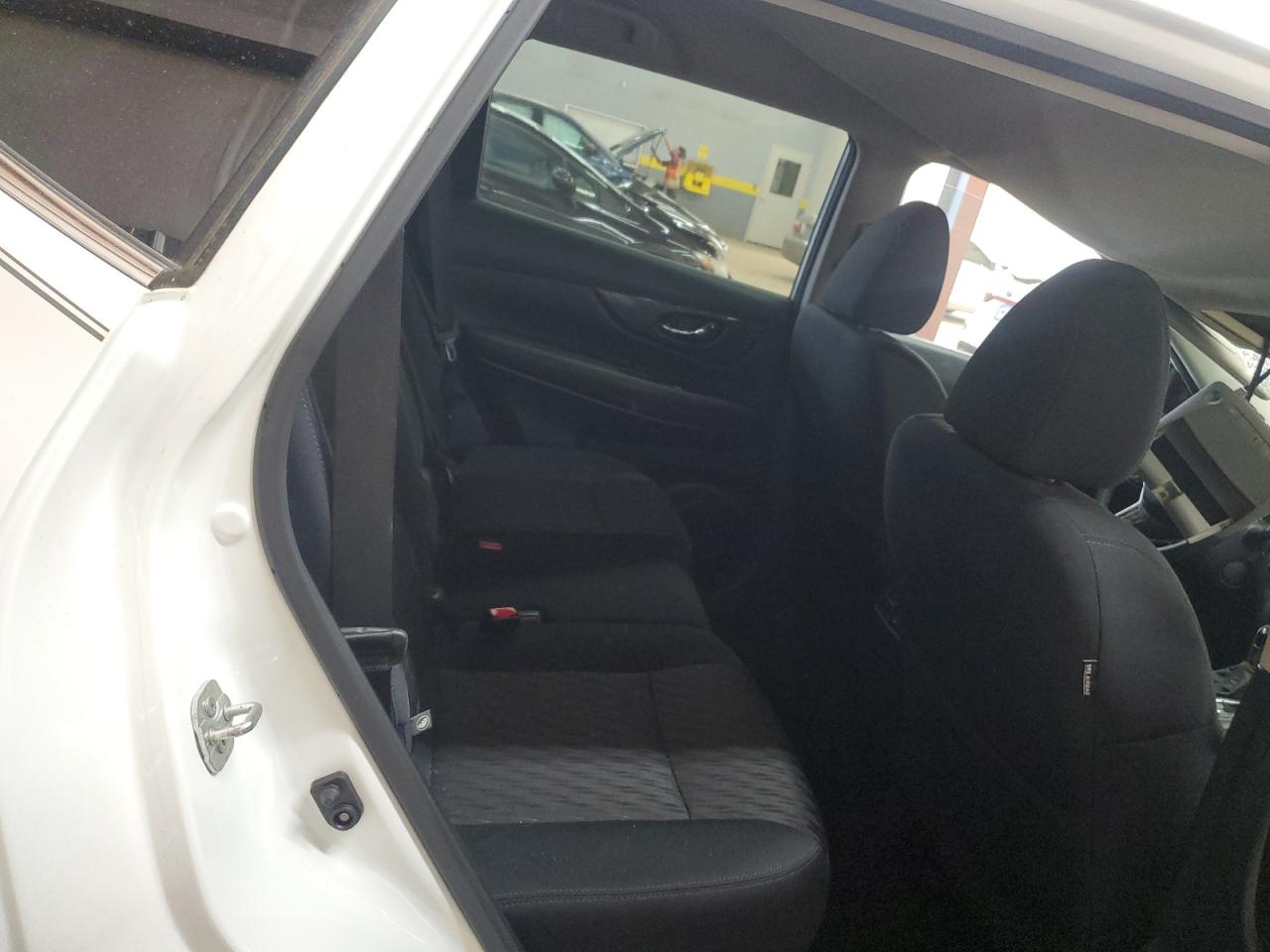 Nissan Rogue S Image 12