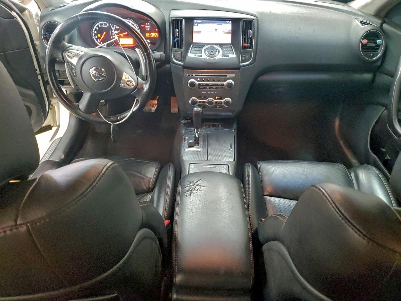 Nissan Maxima S Image 2