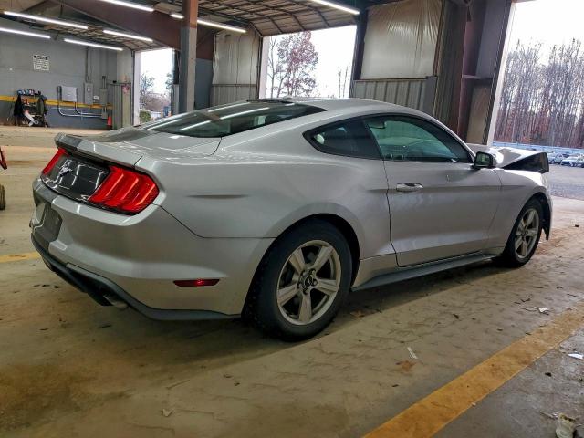 Ford Mustang Image 3