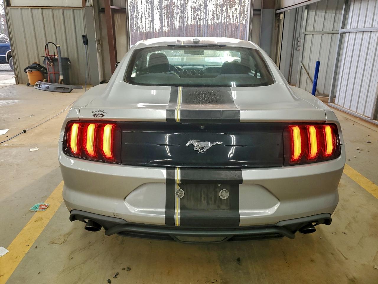 Ford Mustang Image 5