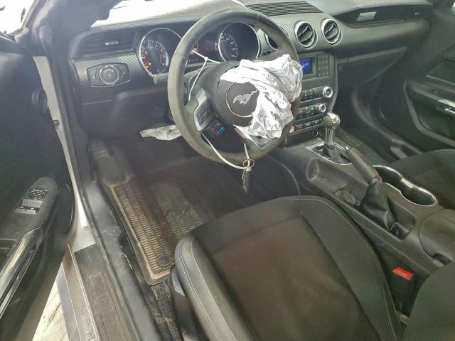 Ford Mustang Image 6