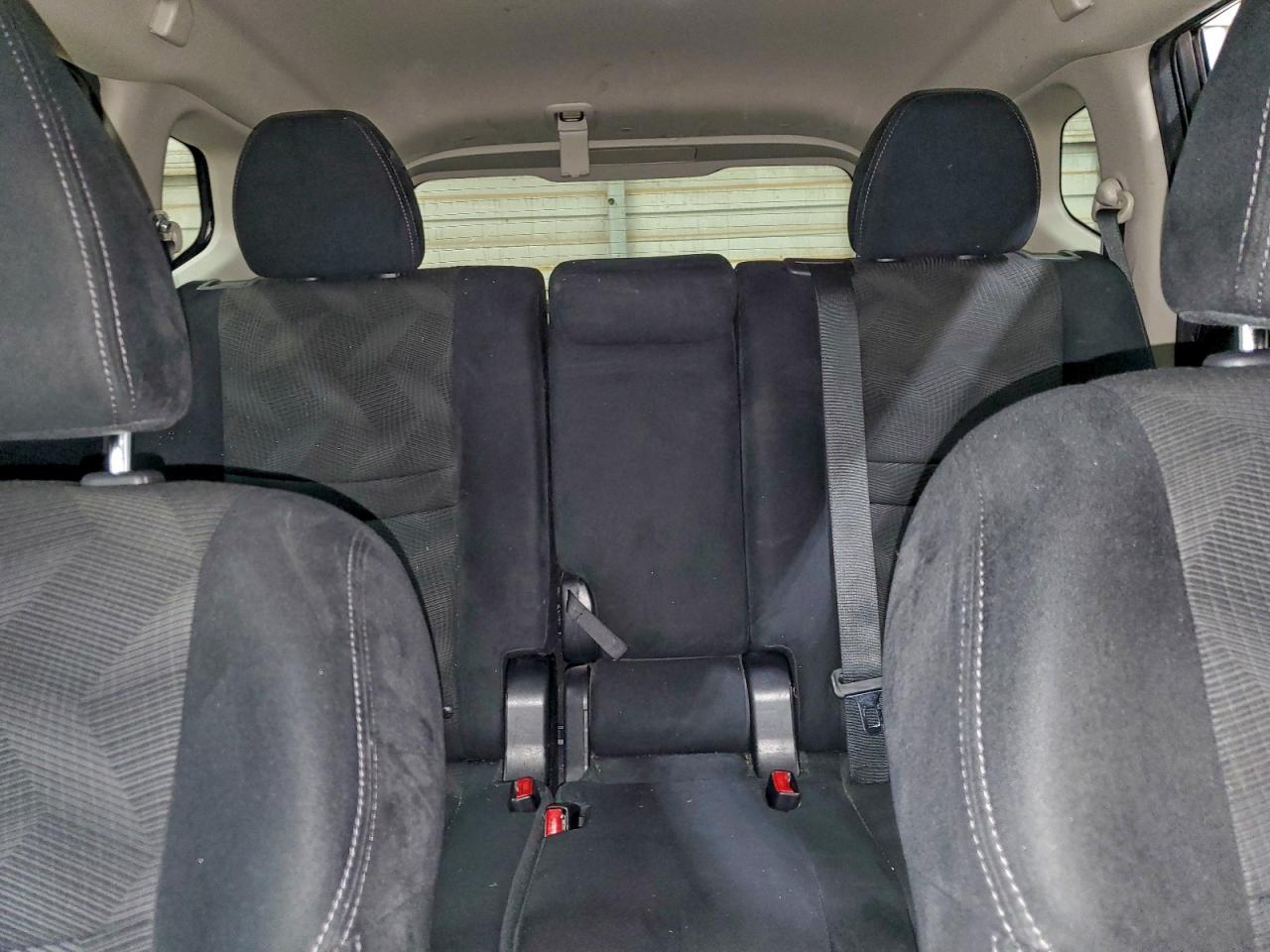 Nissan Rogue S Image 4