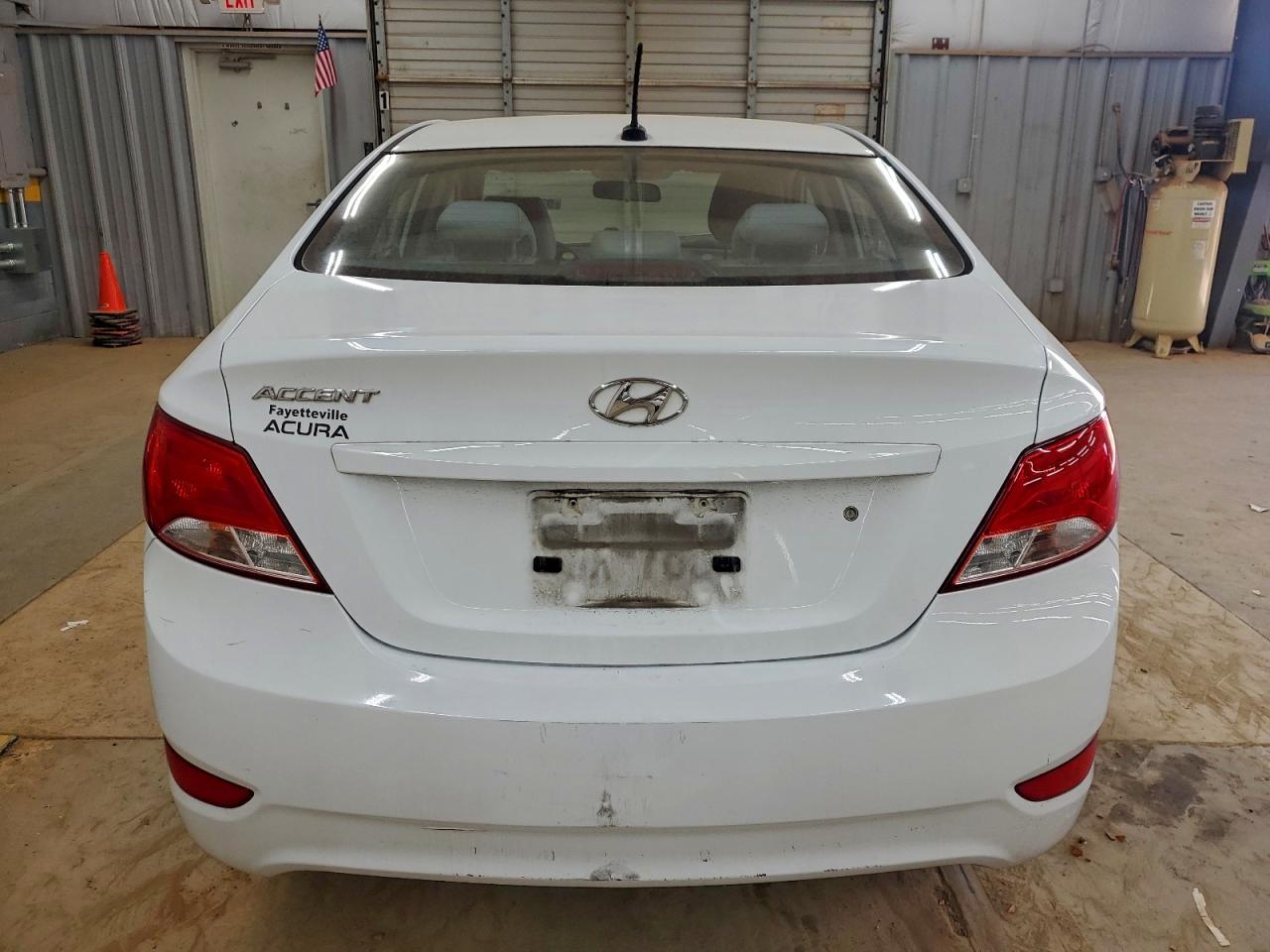 Hyundai ACCENT Se Image 2