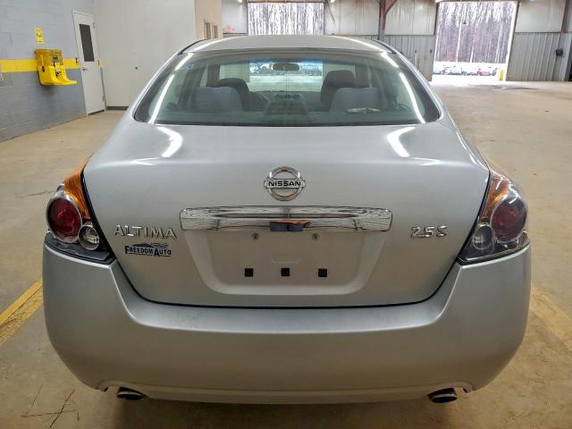 Nissan Altima Base Image 7