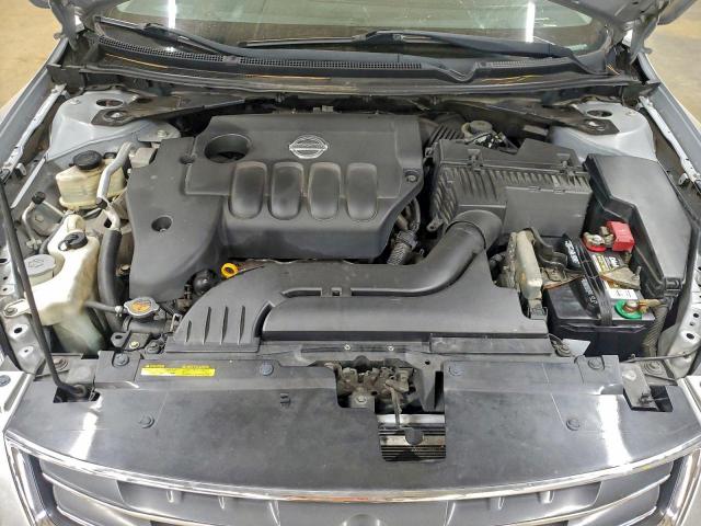 Nissan Altima Base Image 11