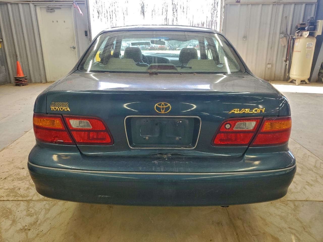 Toyota Avalon Xl Image 12